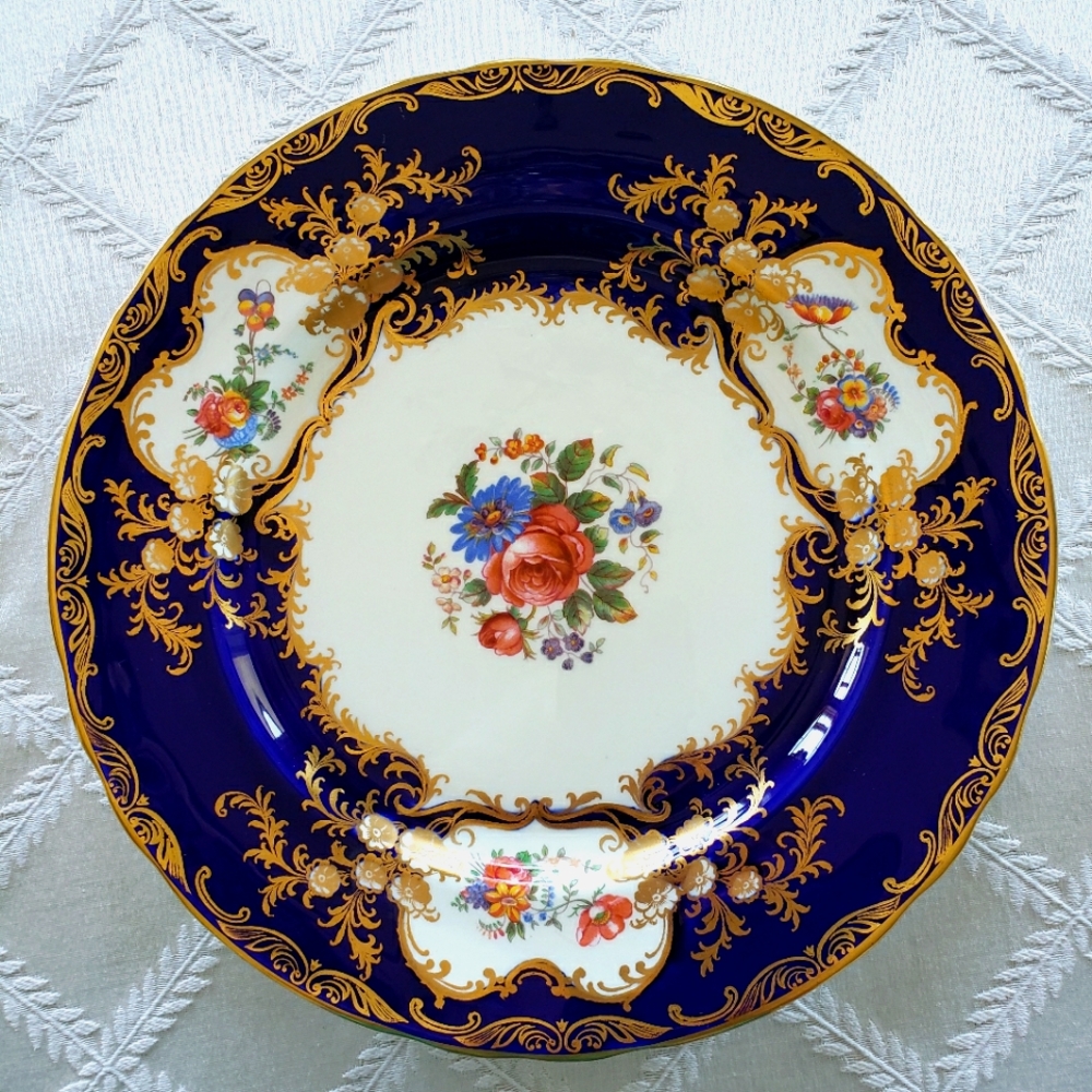 Aynsley ARISTOCRAT Cobalt Blue porcelain china plate.